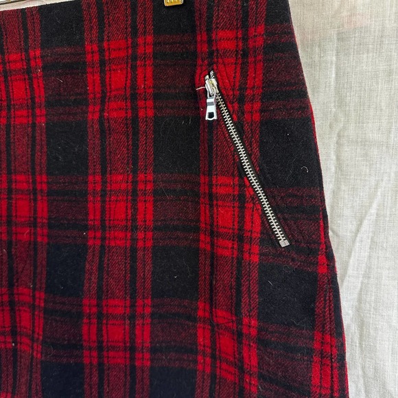 Gap Wool Blend Zip Pocket Red Plaid Mini Skirt Size 8 - Picture 2 of 6